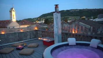 Bain à remous extérieur