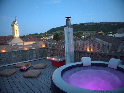 Cozy house with a Jacuzzi and an amazing view