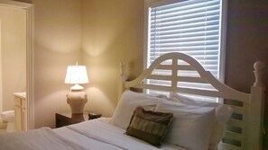 1 bedroom, in-room safe, iron/ironing board, free WiFi