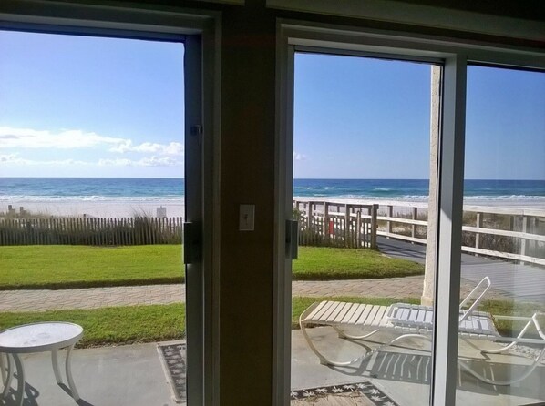Interior -  DIRECTLY ON THE BEACH,  GROUND FLOOR, BRIGHT END UNIT ,WALKWAY  N BEACH SERVIC (Miramar Beach)