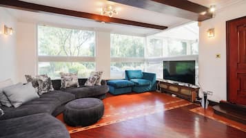 House | Living area | Ping pong