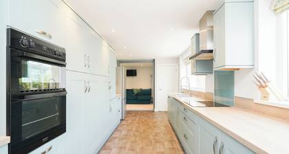 Stag/hen Party House - Pool, Hottub, Bar & Sauna
