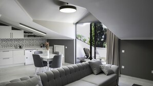 Deluxe Studio, 2 Bedrooms, Balcony, Sea View - KLEOPATRA
