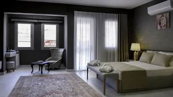 Deluxe Double Room - GOBUN | Living area