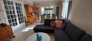 Smart TV, DVD player