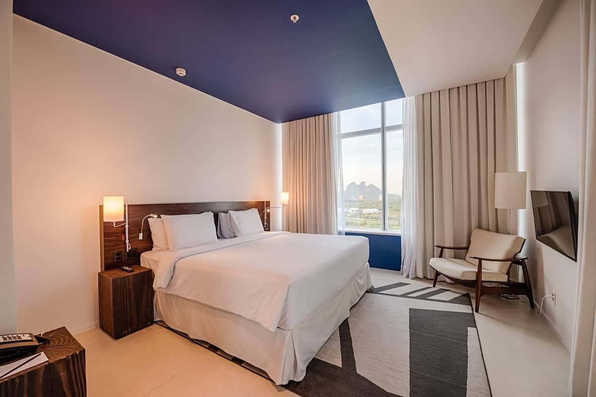 Minibar, in-room safe, laptop workspace, blackout curtains