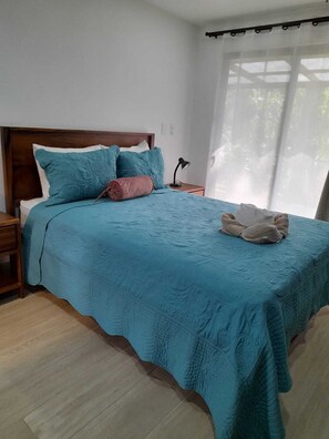 3 dormitorios, escritorio, tabla de planchar con plancha y wifi gratis