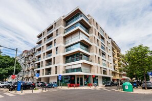 Front of property - Lisbon 20 Modern Flat (Lisbon)