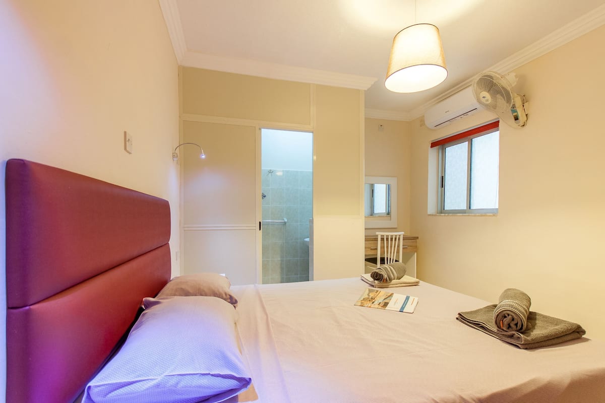 2 habitaciones, tabla de planchar con plancha y wifi gratis