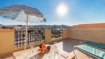 Family Penthouse, Multiple Bedrooms (Sunny pool and terrace - Merill nb6) | Terrace/patio