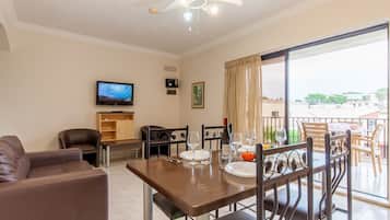 Family Apartment, Multiple Bedrooms (Sunny pool and terrace - Merill nb2) | Living area