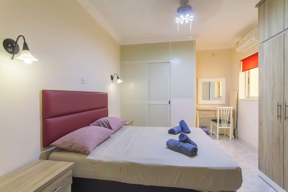 2 habitaciones, tabla de planchar con plancha y wifi gratis