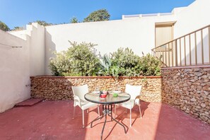 Apartamento família, vários quartos (Sunny pool and terrace - Merill nb3) | Terraço/pátio