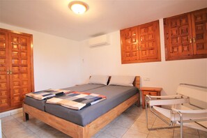 2 habitaciones, tabla de planchar con plancha y wifi gratis 