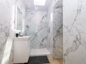 Cottage | Bagno | Doccia
