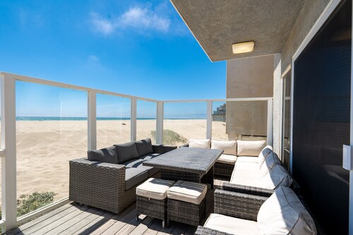 1015MBR -OCEANFRONT 5 bedroom 4 bath SLEEPS 10