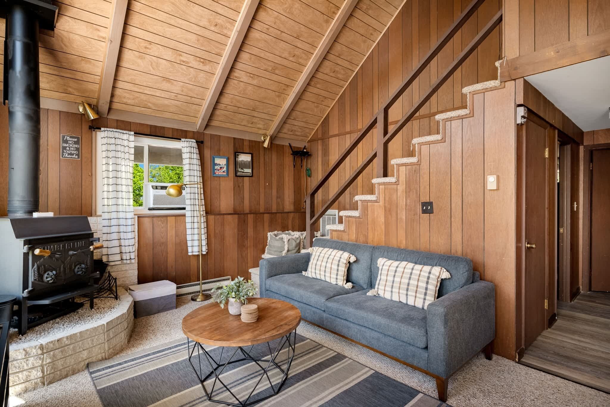 TV, fireplace, offices