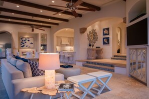 Smart TV, fireplace, video games, DVD player - Stunning Villa in Del Mar w/ Chef, Butler & Steps from the Swimmable Beach! (San Jose del Cabo)