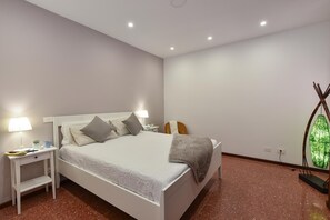 4 chambres, fer et planche à repasser, accès au Wi-Fi (inclus)