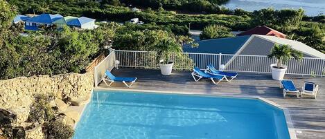 حمّام سباحة خارجي