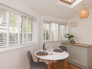 مستلزمات طهي/أطباق/أوعية