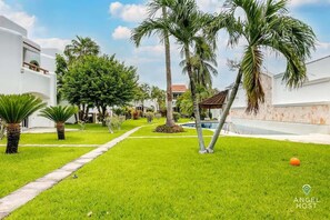Property grounds - Relaxed townhouse near beach w/ pool (Playa del Carmen)