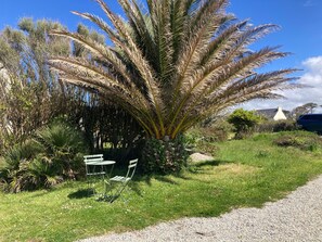 Outdoor dining - Ker Ar Men - Two Bedroom House, Sleeps 4 (Porspoder)