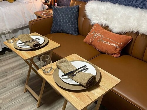 Cozy tiny home cabin in Eva, TN near Kentucky Lake