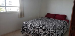 2 bedrooms, desk, free WiFi, bed sheets - Beautiful Apartment With River View and Grill (Posadas)