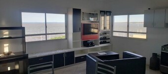 Beautiful Apartment With River View and Grill