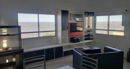 Beautiful Apartment With River View and Grill