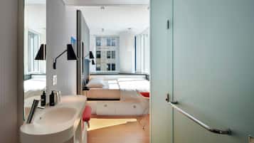 Zimmer, 1 King-Bett (High Floor) | Hochwertige Bettwaren, Pillowtop-Betten, Zimmersafe, Schreibtisch