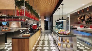 Tägliches Frühstücksbuffet (20.00 USD pro Person)