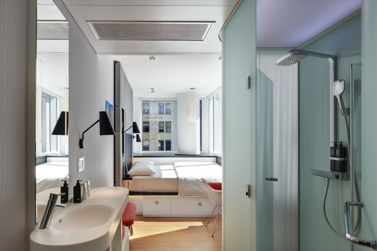 Room, 1 King Bed | Premium bedding, pillowtop beds, in-room safe, desk