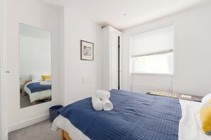 2 bedrooms, premium bedding, desk, iron/ironing board