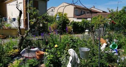 Air-conditioned vacation home in the countryside in a large family home