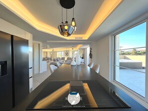 Dining - Magnificent contemporary 3-bedroom apartment in downtown Ste Maxime (Sainte-Maxime)