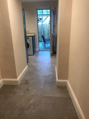 City House | 6 bedrooms, free WiFi - 6 Eyre Square Lane (Galway)