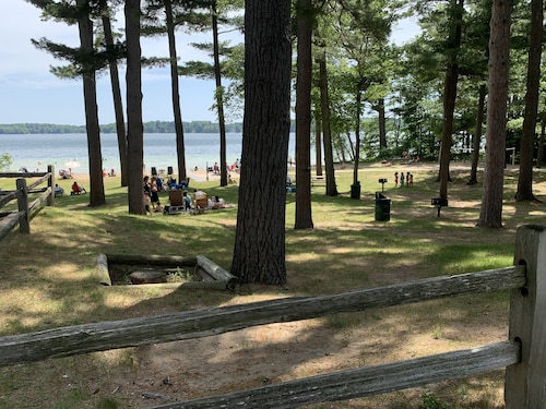 Traverse City all-season 4bd modern farmhouse family getaway ranch home! 