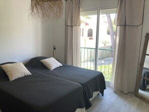 1 slaapkamer, een strijkplank/strijkijzer, gratis wifi