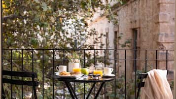 スーペリア ダブルまたはツインルーム シティビュー | バルコニー