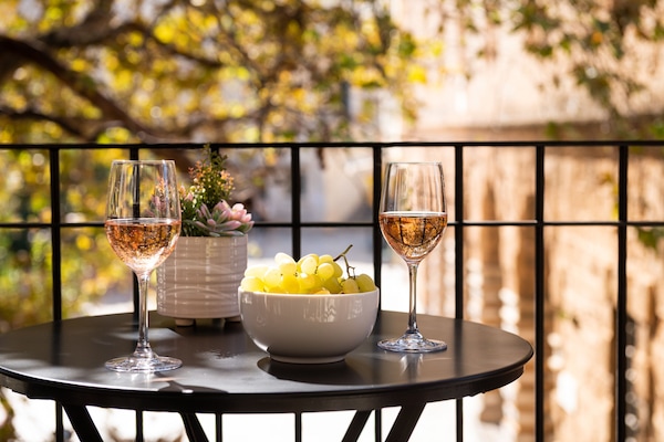 Superior kamer, 1 twee- of 2 eenpersoonsbedden, uitzicht op stad | Balkon