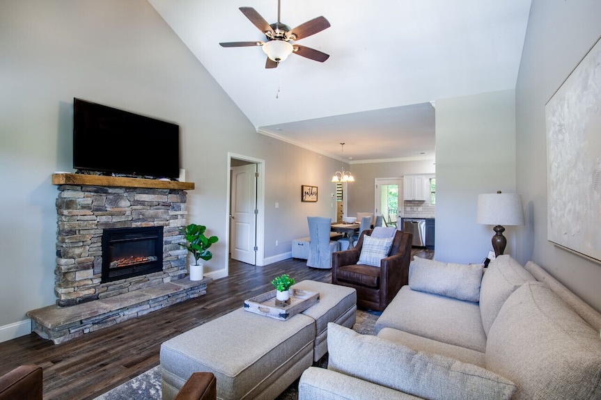 Charming Cades Cove Condo - Community Amenities! - Townsend, TN