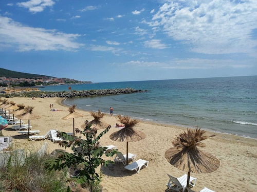 Retro house just 5 minutes from the beach and 5 minutes from the center