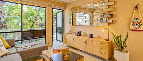 TV, books, stereo, offices