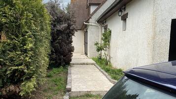 Enceinte de lâhĂ©bergement