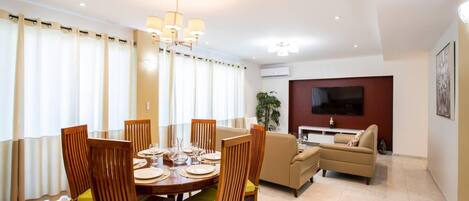 Apartment | Dining