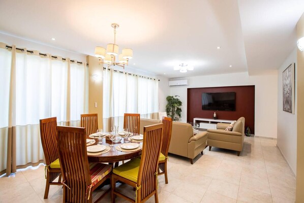 Apartment | Dining - Garden View Condo in Maho (Lowlands)
