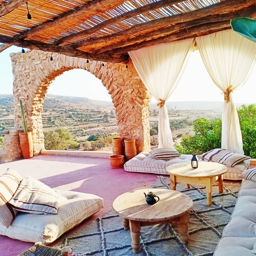 The Hamlet of Cascades