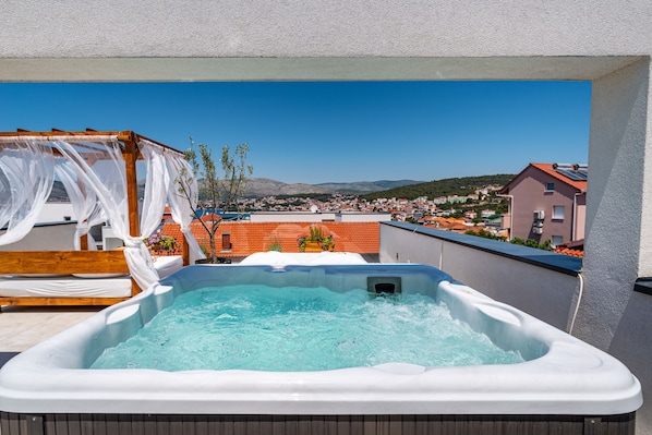 Bain à remous extérieur